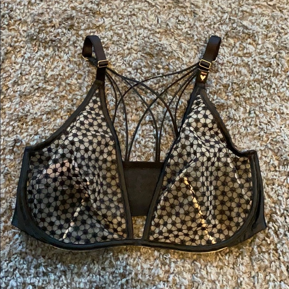 Pink VS bra
